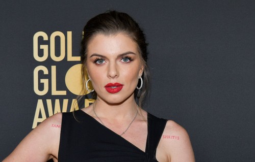 Julia Fox menghadiri Pesta Duta Golden Globe HFPA dan THR di Catch LA pada 14 November 2019 di West Hollywood, California.