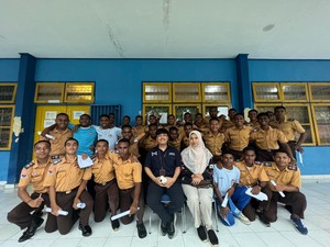 Junianto Sesa, Merajut Mimpi Anak di Indonesia Bagian Timur Lewat Bimbel