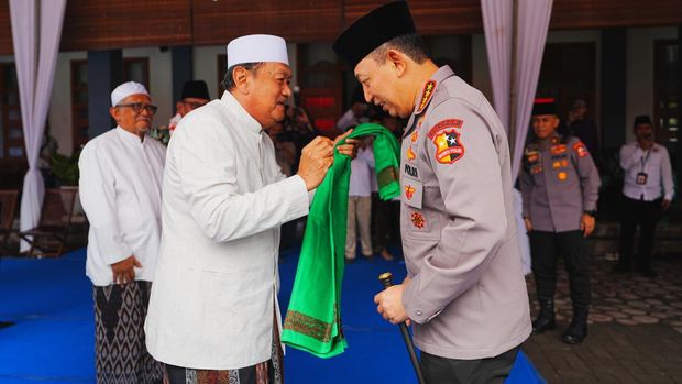 Kapolri Bertemu Gus Ubed di Ponpes Langitan