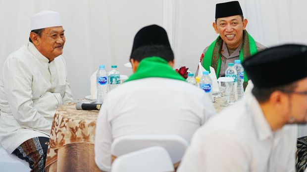 Kapolri Bertemu Gus Ubed di Ponpes Langitan