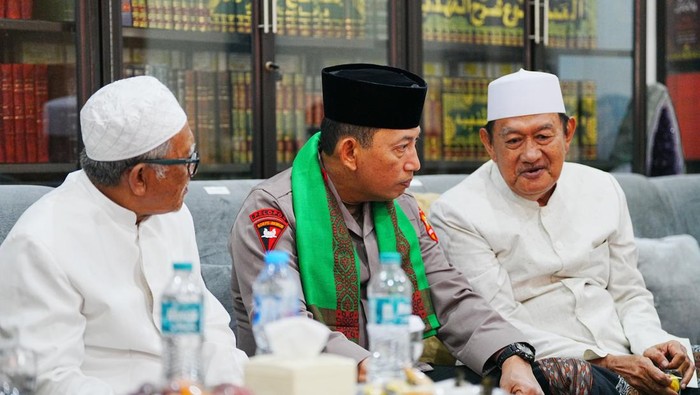 Kapolri Bertemu Gus Ubed di Ponpes Langitan
