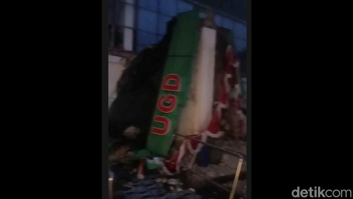 Kerusakan Puskesmas Purwasari Karawang