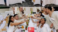 Momen hangat gender reveal Kimmy Jayanti bersama para sahabat. Foto: Instagram @kimmyjayanti