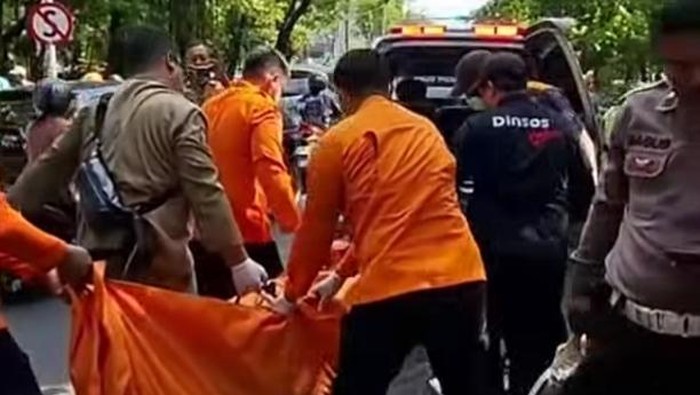 Korban kecelakaan tewas ditabrak dokter di Surabaya.