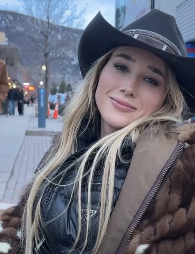 Ia disebut-sebut mematok tarif hingga US$ 5.000 atau sekitar Rp 80 juta untuk satu kali tes kesetiaan. Dengan hanya bermodalkan akses ke media sosial atau nomor telepon target, Madison bisa segera memulai aksinya. Foto: dok. Instagram @onlylanamadison