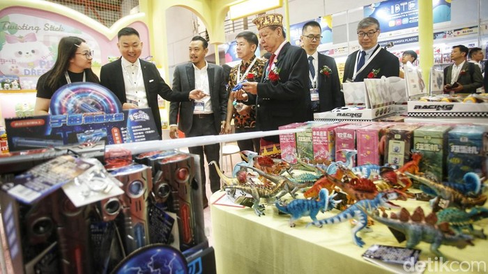 Melihat Pameran Produk Bayi dan Mainan Terbesar se-Asia Tenggara di Jiexpo Indonesia International Baby Products and Toys Expo (IBTE) menampilkan ragam kategori produk mulai dari Blind Box, Plush Toys, Building Blocks, Collectible Cards, mainan bayi dan anak, mainan edukatif, mainan berbasis AI, alat tulis, produk ibu dan bayi, peralatan elektronik bayi dan anak, produk perawatan bayi dan anak, perlengkapan anak lainnya, serta lisensi IP.