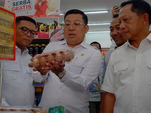 Kunjungi Pasar Rau di Serang, Tito Sebut Harga Bahan Pokok Stabil