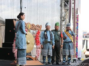 Menpar Widi Resmi Buka Festival Pacu Jalur, Bahagia Bisa Nonton Langsung