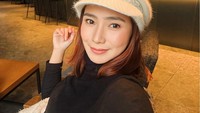 Sebenarnya kepikirannya 10 tahun yang lalu, cuma belum berani, masih cari tahu, searching-searching. Akhirnya tahun lalu aku terbang ke Korea karena ada satu hospital yang sudah aku incar dari beberapa tahun sebelumnya, ujar Metta Permadi soal tindakan kecantikan yang diambil saat mengisi Brownis Trans TV, kemarin. (Foto: dok Instagram mettapermadi89)