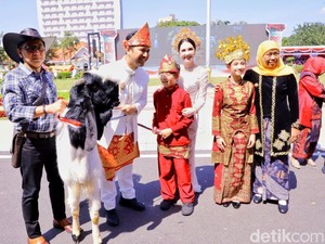 Jatim Sepekan: Pembunuhan gegara Sperma hingga Emil-Arumi Dapat Kambing