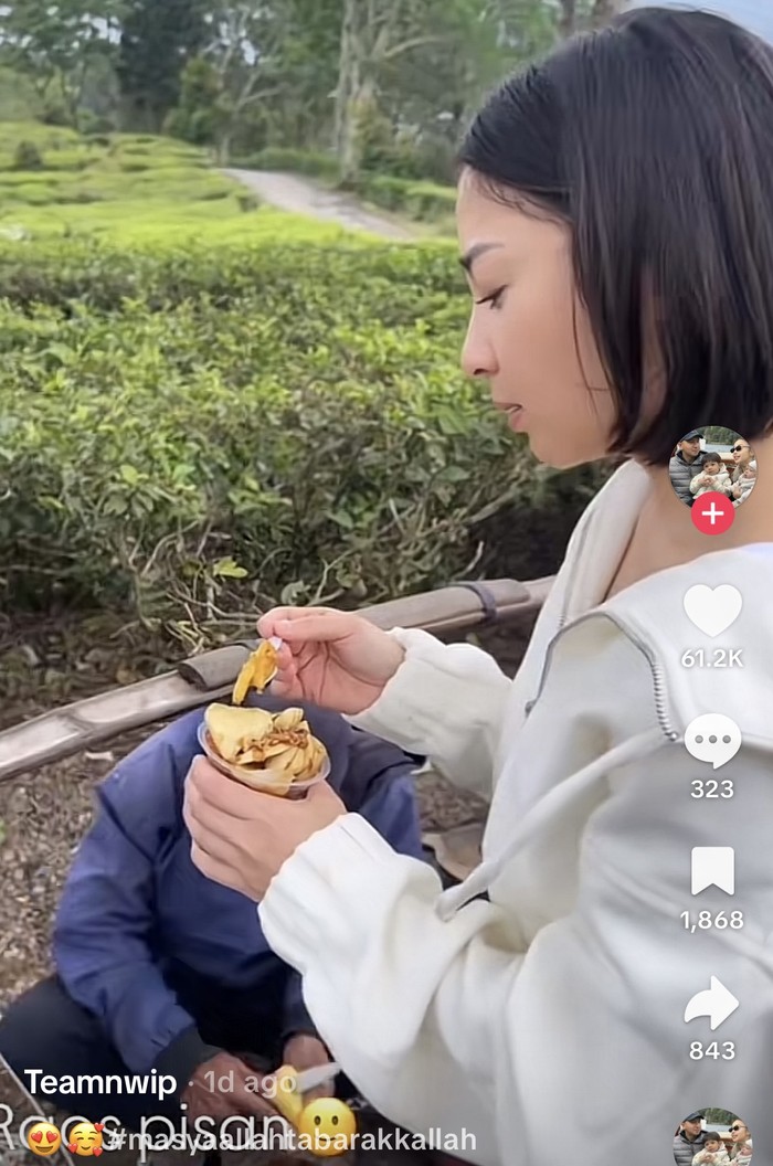 Nikita Willy Jajan Rujak Bebek, Issa Ikut Penasaran!