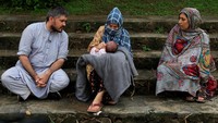 Anak-anak menjadi kelompok paling rentan dalam deportasi massal. REUTERS/Akhtar Soomro