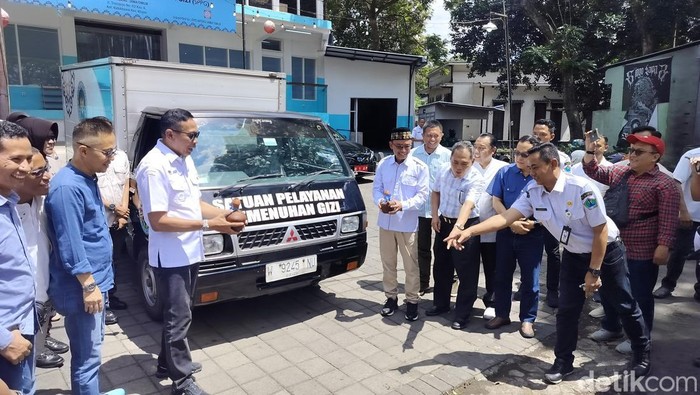 Pemberangkatan makan bergizi gratis SPPG baru di Kota Malang