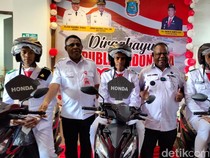 Paskibra Papua Viral Hampir Pingsan Dapat Motor dari Prabowo Bareng 2 Temannya