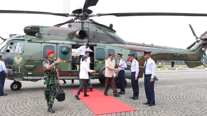 Pemerintah usai meninjau prototipe Batalion Teritorial 843/Patriot Yuda Vikasa Wanajaya, di Bekasi, Jawa Barat.