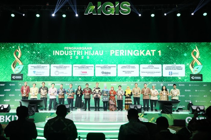 Pemprov Jateng Terima Penghargaan Implementasi Industri Hijau Terbaik