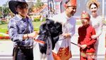 Potret Kostum Terbaik Arumi-Emil Dardak Dapat Hadiah Kambing