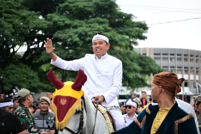 Perayaan HUT Provinsi Jawa Barat ke-80 diisi dengan prosesi pembacaan naskah Sang Hyang Siksa Kandang Karesian.