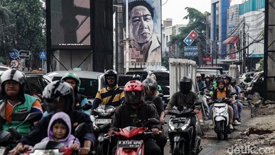 Proyek Trotoar Bikin Lalin Jalan Fatmawati Kusut