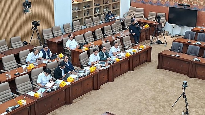 Rapat KAI di DPR