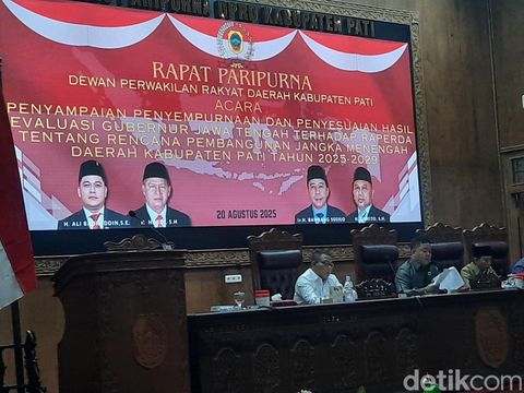 Rapat paripurna di DPRD Pati, Rabu (20/8/2025).