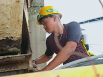 Sosok Roihan, Kuli Bangunan yang Sukses Kuliah di Unesa