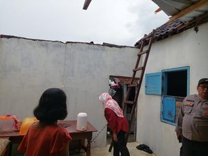 Hujan Angin Landa Singosari Malang, Rumah hingga Tempat Cuci Mobil Rusak