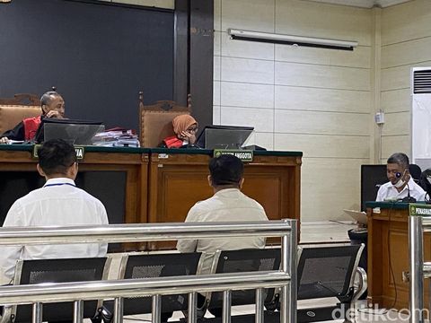 Saksi meringankan untuk terdakwa Taufik Eko Nugroho dan Zara Yupita Azra dalam sidang pemeriksaan saksi kasus PPDS Anestesi Undip, di PN Semarang, Kota Semarang, Rabu (20/7/2025).