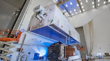 Dijelaskan Satrio Adiwicaksono, Project Director Satelit Nusantara Lima, satelit ini memiliki kapasitas total 160 Gbps, terbesar yang pernah diluncurkan PSN. Foto: Pasifik Satelit Nusantara