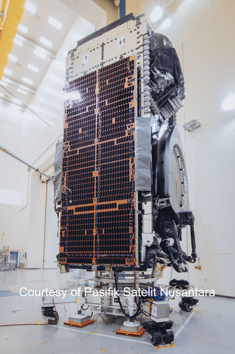 Satelit Nusantara Lima
