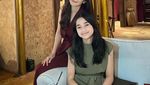 10 Potret Putri Cantik Cut Tari, Sydney Azkassyah saat Kulineran