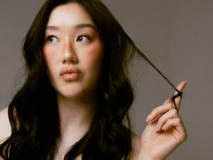 Ticya Bikin Lupa Daratan Lewat Single Debut yang Cute dan Sassy