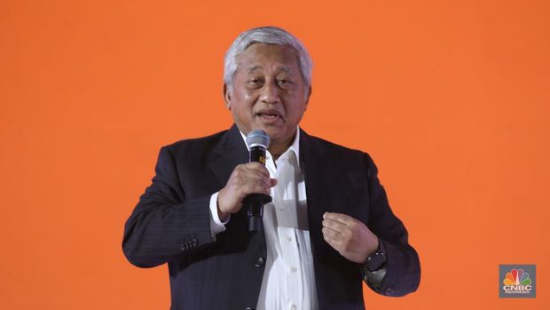 Tokoh Nasional, Prof. Dr. Mohammad Nuh menyampaikan kisah inspirasinya dalam acara LPS FInancial Festival 2025 di Regale International Convention Center, Medan, Sumatera Utara, Rabu (20/8/2025). (CNBC Indonesi/Tri Susilo)