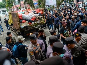 Tolak Sampah Tangsel, Kantor Bupati Pandeglang Digeruduk