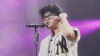 Uan Juicy Luicy sampai pernah menyerah. Jualan rice bowl karena keluarin beberapa single gak meledak, ujarnya saat mengisi YouTube Raditya Dika, Rabu (20/8/2025). (Foto: dok Instagram uan.kaisar)