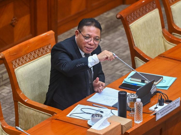 Komisi III DPR RI Setujui Inosentius Samsul Menjadi Hakim MK