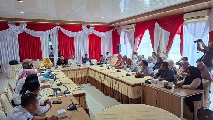 Wali murid yang anaknya dikeluarkan dari SMA Negeri 5 Bengkulu mengadu ke dewan