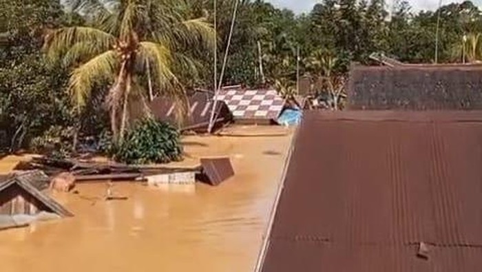Banjir bermula di Dusun Jakatan Masupa, dusun dari Desa Tumbang Manyarung. Kemudian meluas hingga ke 5 desa disekitarnya. Kejadian tersebut terjadi sejak Rabu (20/8).