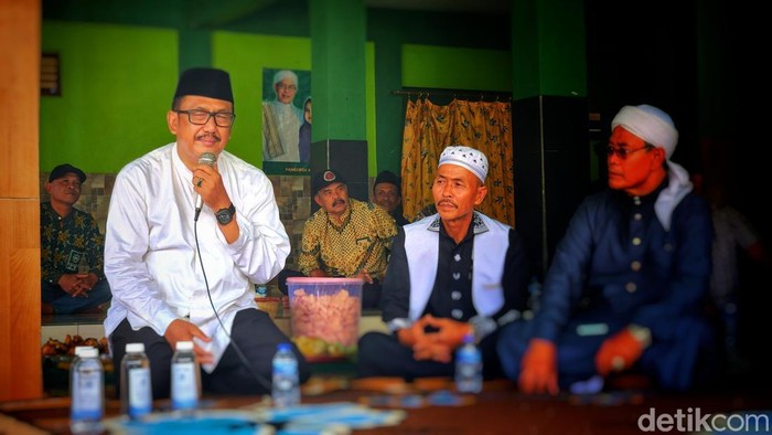 Bupati Sukabumi Asep Japar dalam sebuah kegiatan
