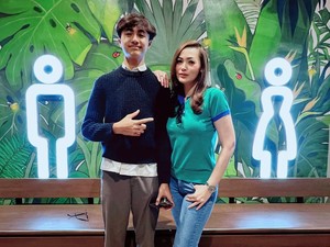 Christy Jusung Usaha Jadi Ibu Siaga Meski LDR dengan Anak