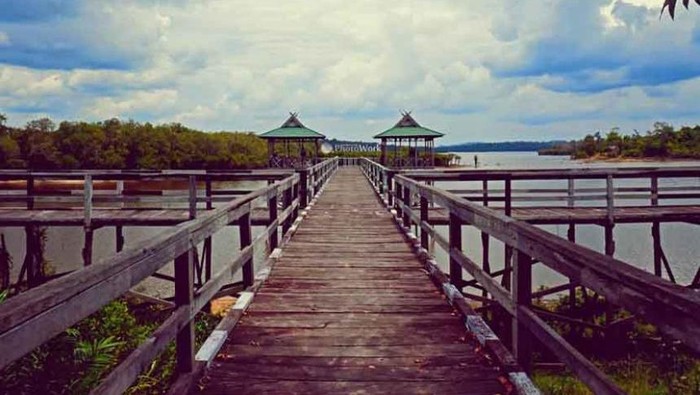 Danau Gatal Kotawaringin Barat Kalteng.