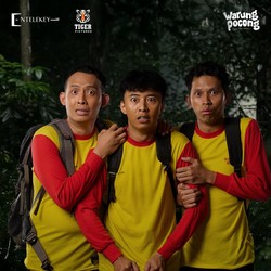 Sisi Gelap Cari Cuan Instan di Warung Pocong