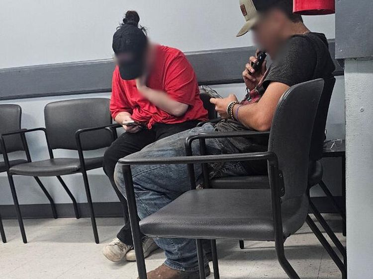 Kelakuan Egois Orang di Foto Ini Bikin Emosi, Jangan Ditiru!