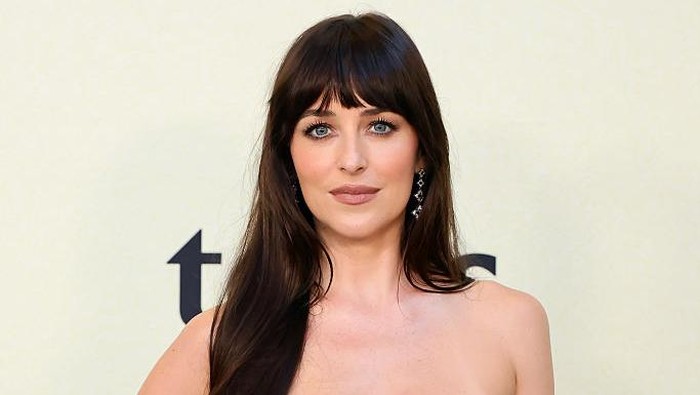 LOS ANGELES, CALIFORNIA - AUGUST 19: Dakota Johnson attends the Los Angeles Premiere of Splitsville at AMC The Grove 14 on August 19, 2025 in Los Angeles, California. (Photo by Emma McIntyre/Getty Images)