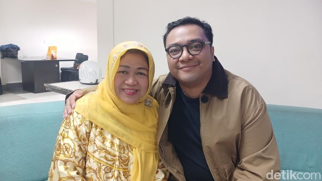 Cerita Ibu Geofanny Tambunan Datangi Blitar demi Minta Doa ke Gus Iqdam