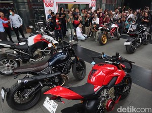 Ini Ducati Scrambler Biru Noel Pemberian Irvian Sultan Kemnaker
