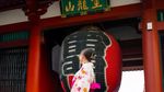 Foto: Cantiknya Jennifer Bachdim Memakai Kimono di Jepang