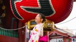 Foto: Cantiknya Jennifer Bachdim Memakai Kimono di Jepang