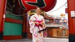 Foto: Cantiknya Jennifer Bachdim Memakai Kimono di Jepang