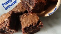 Usaha kuliner miliknya itu pada awalnya hanya menjual kreasi fudgy brownies dengan nama Chewys via daring (online). Kreasinya itu sempat viral dan banyak diburu setiap buka pemesanan. Foto: Instagram/@jennifercoppenreal20